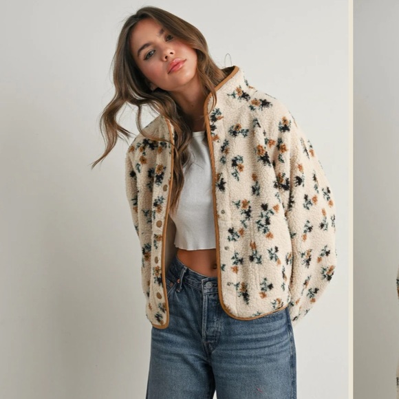 New Buttermelon Floral Fleece Jacket - Picture 3 of 14